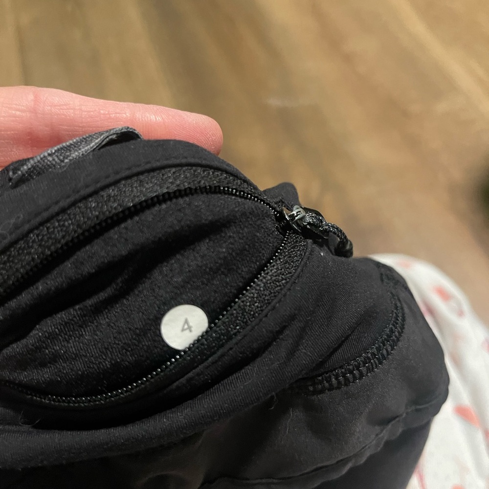 Lululemon speed up shorts! 2.5 inch, size 4